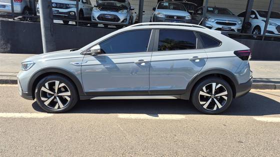 VOLKSWAGEN NIVUS 1.0 200 TSI TOTAL FLEX HIGHLINE AUTOMÁTICO