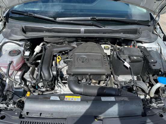 VOLKSWAGEN-POLO-2024