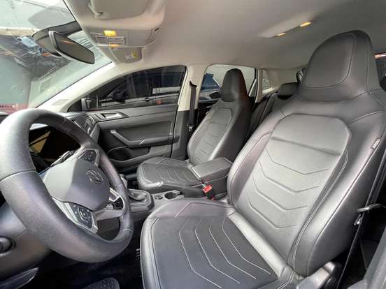 VOLKSWAGEN-POLO-2024