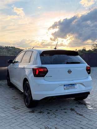 VOLKSWAGEN-POLO-2020