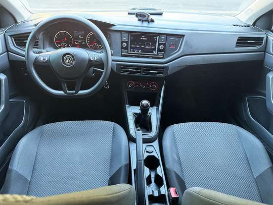 VOLKSWAGEN-POLO-2019