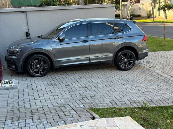 VOLKSWAGEN-TIGUAN-2018