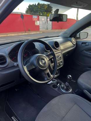 VOLKSWAGEN-VOYAGE-1.6 MI 8V FLEX 4P MANUAL VOLKSWAGEN-VOYAGE-2013