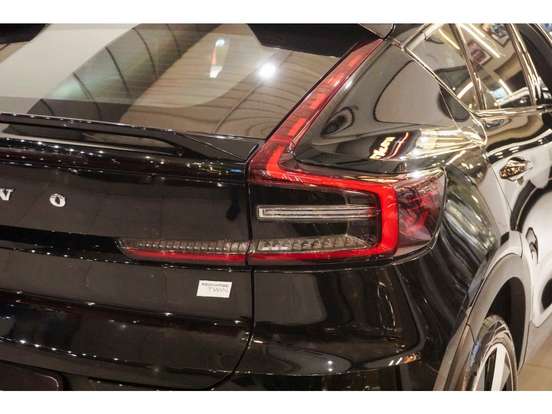 VOLVO-C40-2022