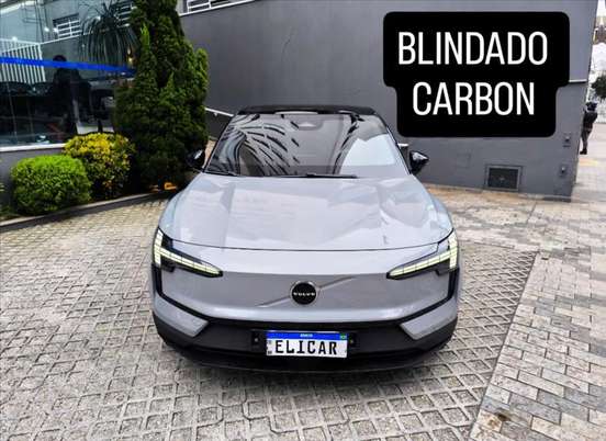 VOLVO-EX30-2024