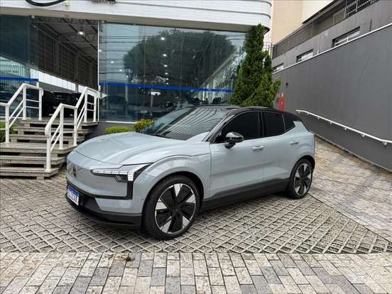 VOLVO-EX30-2024