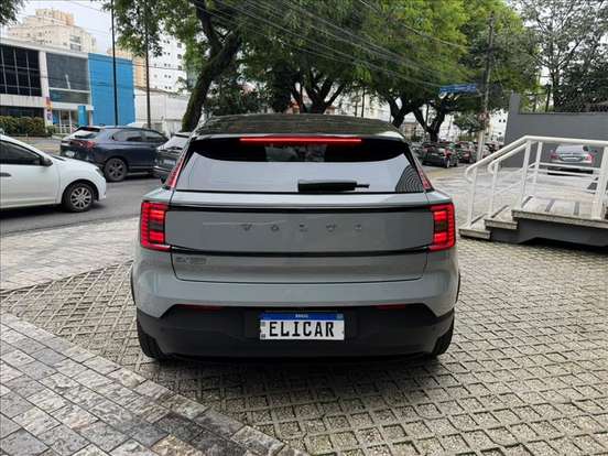 VOLVO-EX30-2024