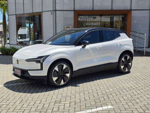 VOLVO-EX30-2024