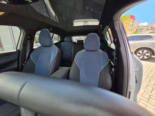 VOLVO-EX30-2024