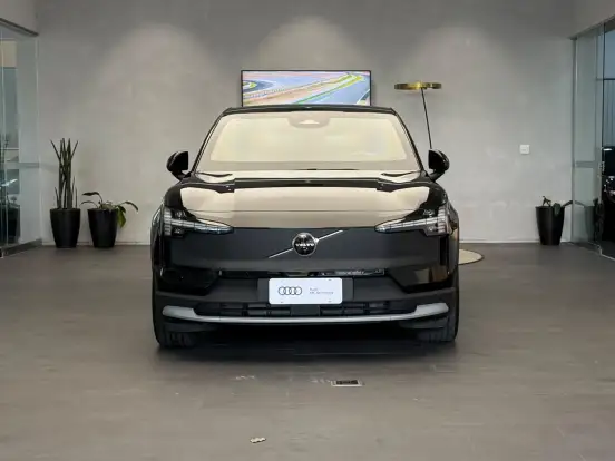 VOLVO-EX40-P6 RECHARGE ELECTRIC PLUS VOLVO-EX40-2026
