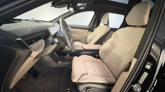 VOLVO-EX90-2025