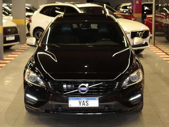 VOLVO-V60-2015