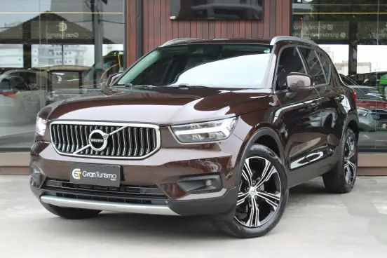 VOLVO-XC40-2020