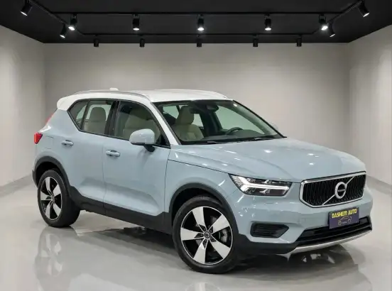VOLVO-XC40-2019