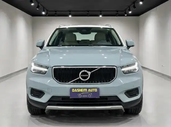 VOLVO-XC40-2019