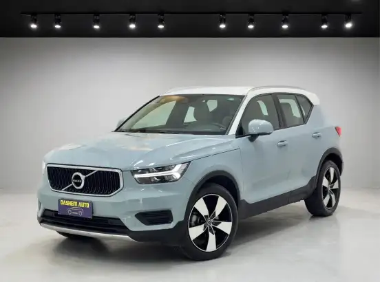 VOLVO-XC40-2019