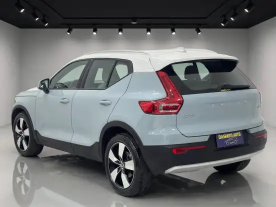 VOLVO-XC40-2.0 T5 GASOLINA MOMENTUM AWD GEARTRONIC VOLVO-XC40-2019