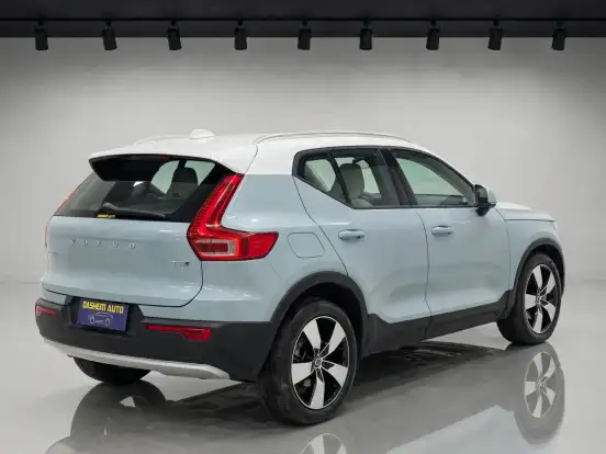 VOLVO-XC40-2.0 T5 GASOLINA MOMENTUM AWD GEARTRONIC VOLVO-XC40-2019