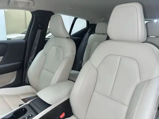 VOLVO-XC40-2.0 T5 GASOLINA MOMENTUM AWD GEARTRONIC VOLVO-XC40-2019