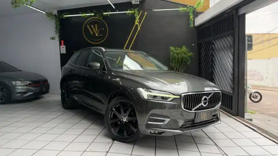 VOLVO-XC60-2017