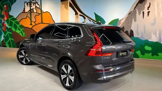 VOLVO-XC60-2023