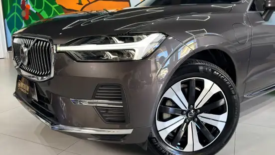 VOLVO-XC60-2023