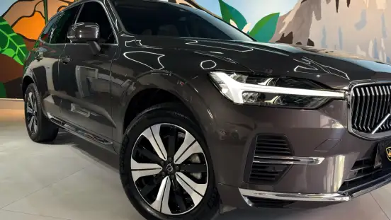 VOLVO-XC60-2023