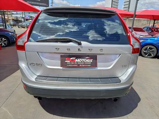 VOLVO-XC60-2012