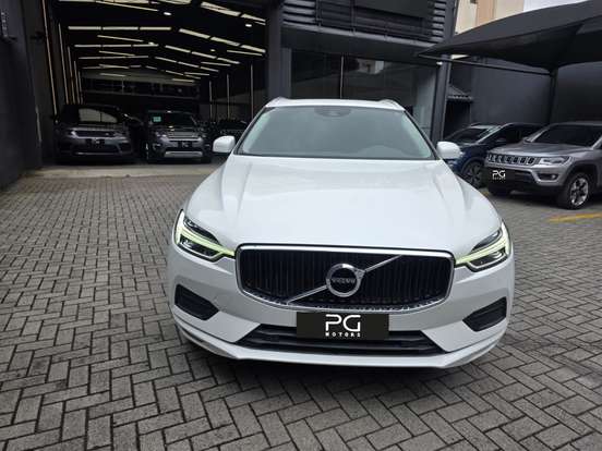 VOLVO-XC60-2020