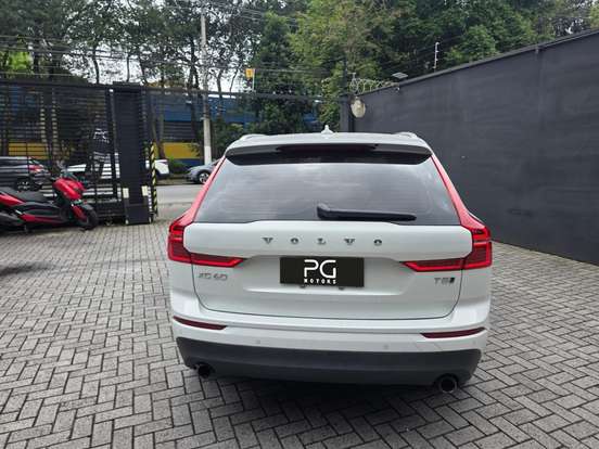 VOLVO-XC60-2.0 T5 GASOLINA MOMENTUM AWD GEARTRONIC VOLVO-XC60-2020