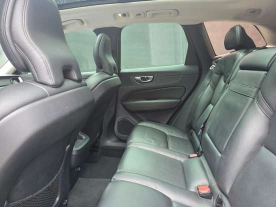 VOLVO-XC60-2.0 T5 GASOLINA MOMENTUM AWD GEARTRONIC VOLVO-XC60-2020