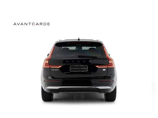 VOLVO-XC60-2021