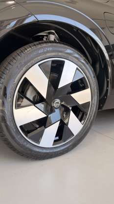VOLVO-XC60-2023