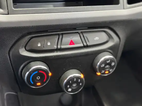 CHEVROLET-ONIX-2016