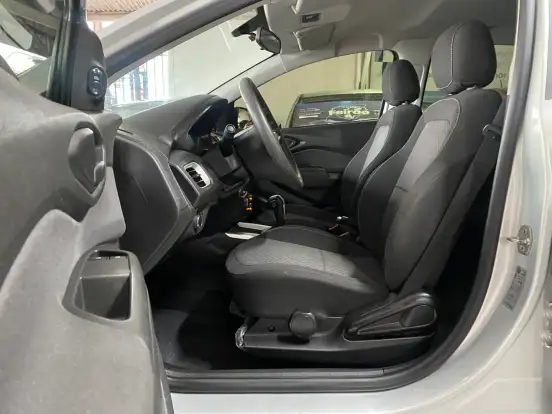 CHEVROLET-ONIX-2018