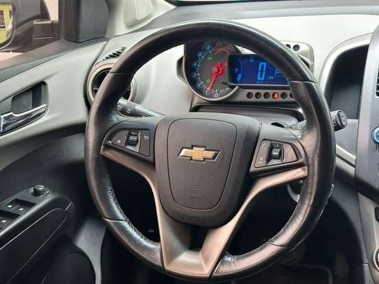 CHEVROLET-SONIC-2012