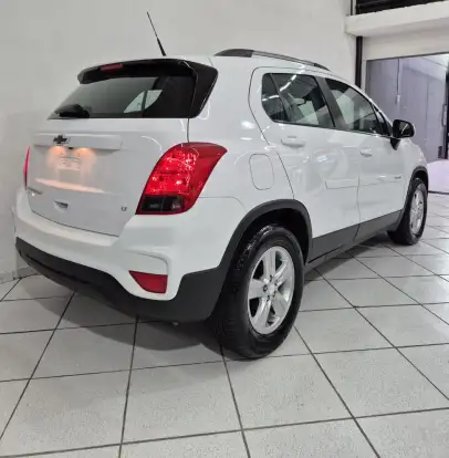 CHEVROLET-TRACKER-2018