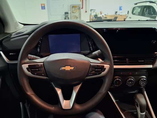 CHEVROLET-TRACKER-2025