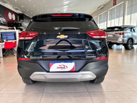 CHEVROLET-TRACKER-2023