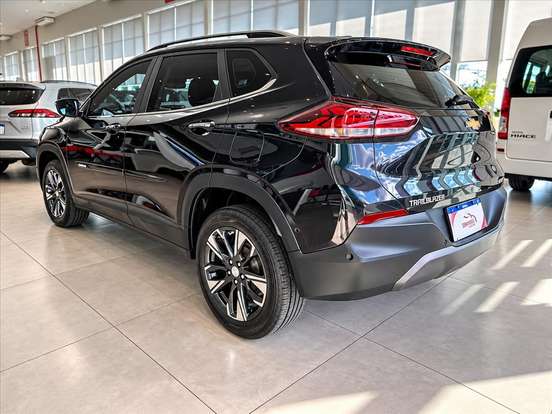 CHEVROLET-TRACKER-2023