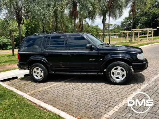 FORD-EXPLORER-2001