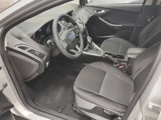 FORD-FOCUS-2.0 SE SEDAN 16V FLEX 4P POWERSHIFT FORD-FOCUS-2015