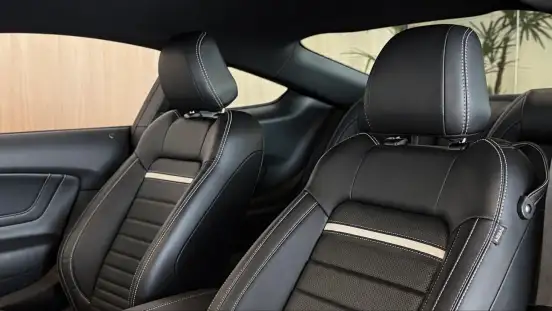 FORD-MUSTANG-2021