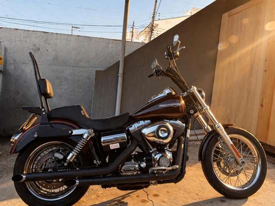 HARLEY-DAVIDSON-DYNA SUPER GLIDE CUSTOM HARLEY-DAVIDSON-DYNA SUPER GLIDE CUSTOM-2011