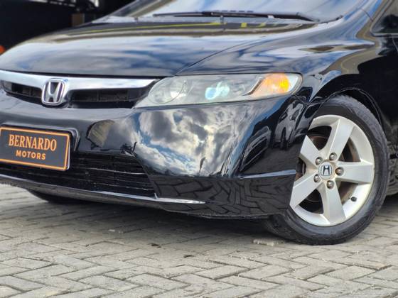 HONDA CIVIC 1.8 LXS 16V GASOLINA 4P AUTOMÁTICO