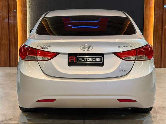 HYUNDAI-ELANTRA-2011