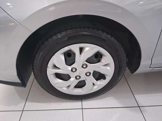 HYUNDAI-HB20S-2025