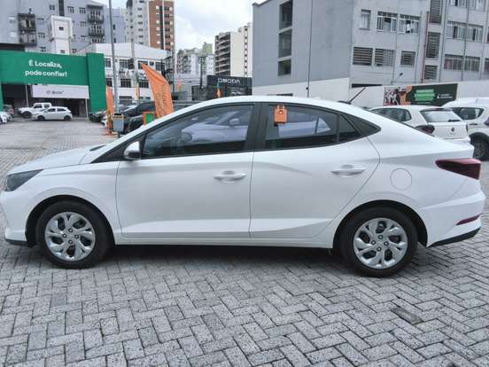 HYUNDAI-HB20S-1.0 12V FLEX COMFORT PLUS MANUAL HYUNDAI-HB20S-2025