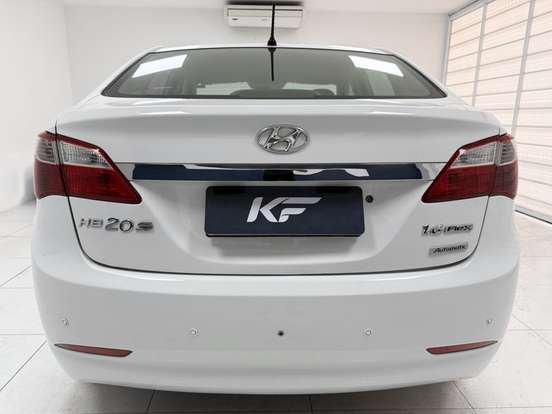 HYUNDAI-HB20S-1.6 COMFORT PLUS 16V FLEX 4P AUTOMÁTICO HYUNDAI-HB20S-2015