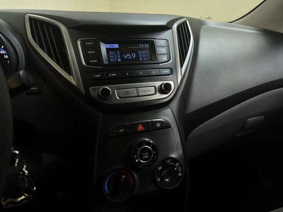 HYUNDAI-HB20X-1.6 16V PREMIUM FLEX 4P AUTOMÁTICO HYUNDAI-HB20X-2013